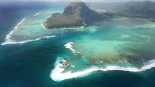 15 Places Where Water Does Something Unbelievable thumbnail